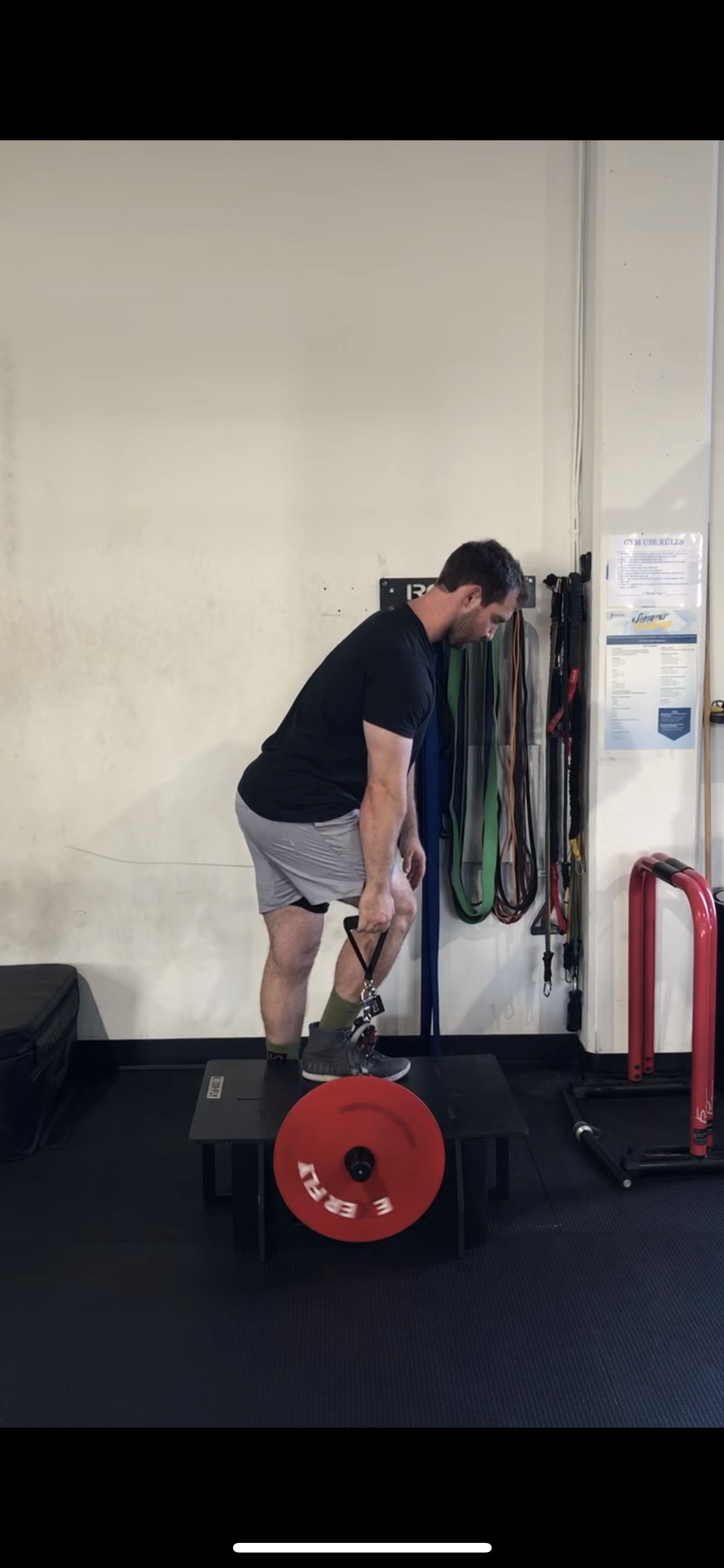 Flywheel Eccentric Single Leg Quad Exercise